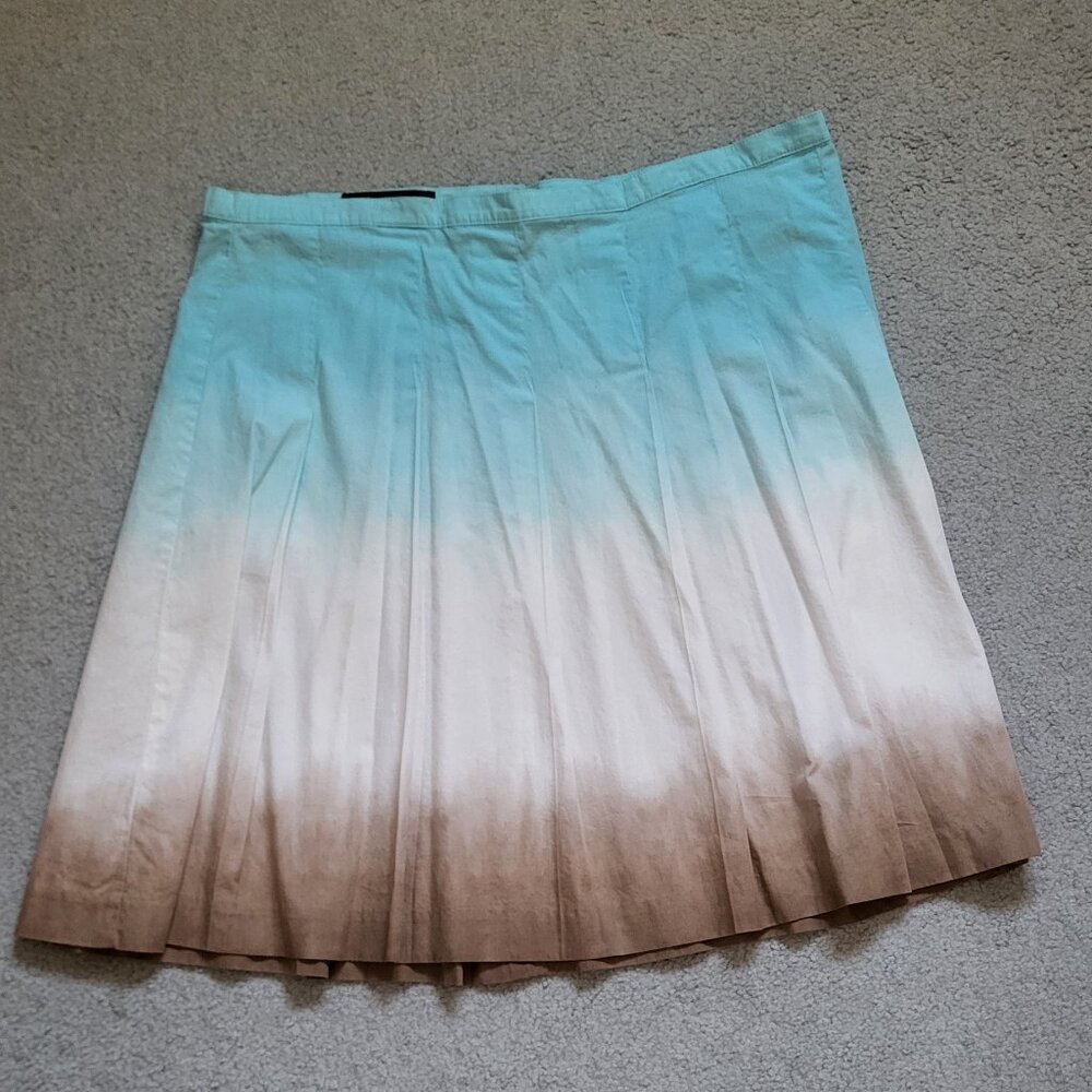 perfect Daisy Fuentes skirt